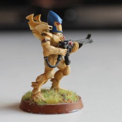 Figurine Gardien Aeldari Eldar Warhammer 40K peinte à la main