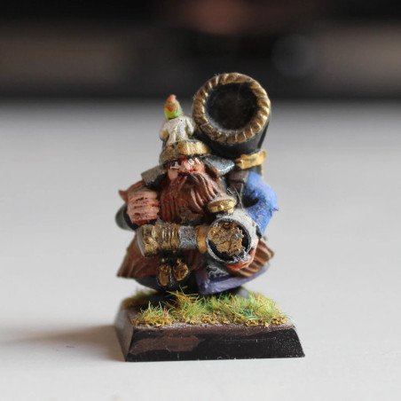 Figurine 28mm de nain de la mine de la boîte Bataille au col du crane de Warhammer